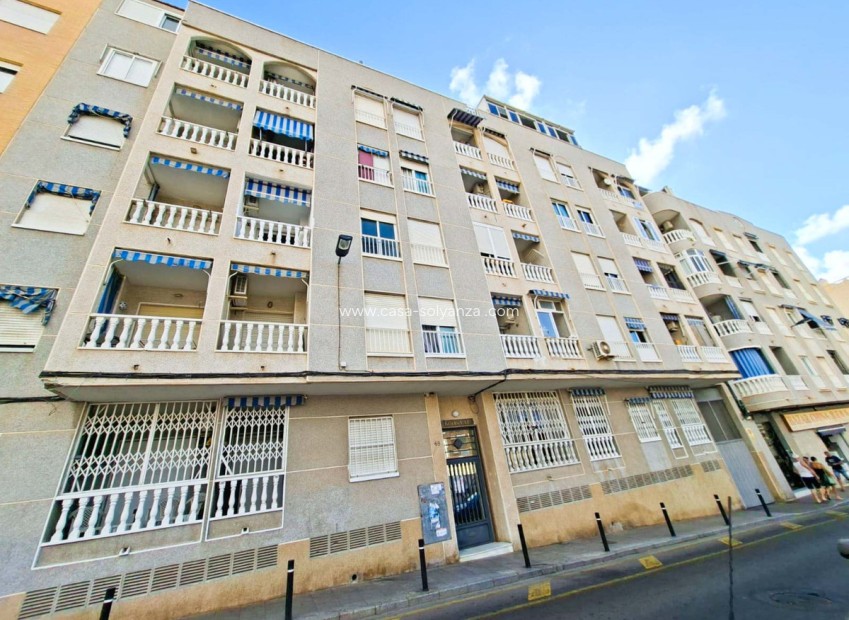 Resale - Apartment / flat - Torrevieja - Torrevieja Centro