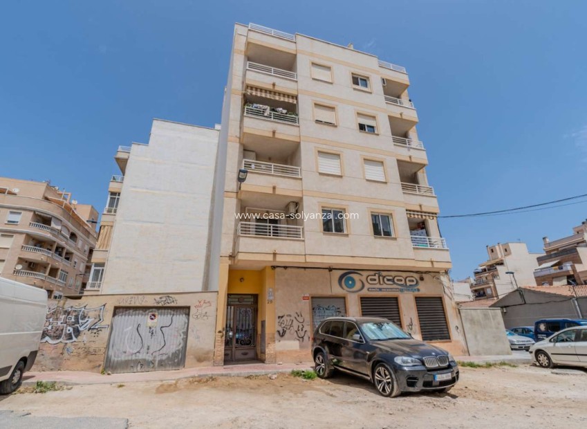 Resale - Apartment / flat - Torrevieja - Torrevieja Centro