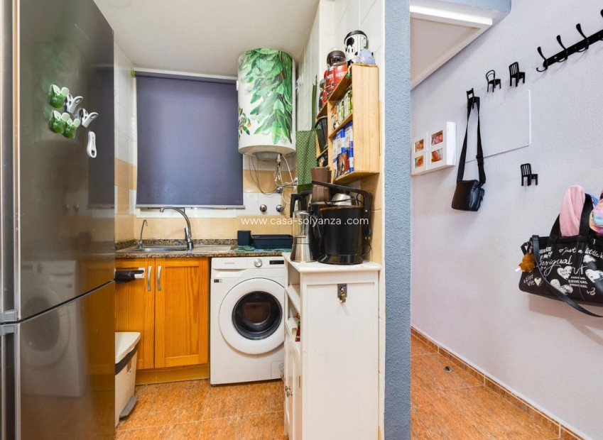 Resale - Apartment / flat - Torrevieja - Torrevieja Centro