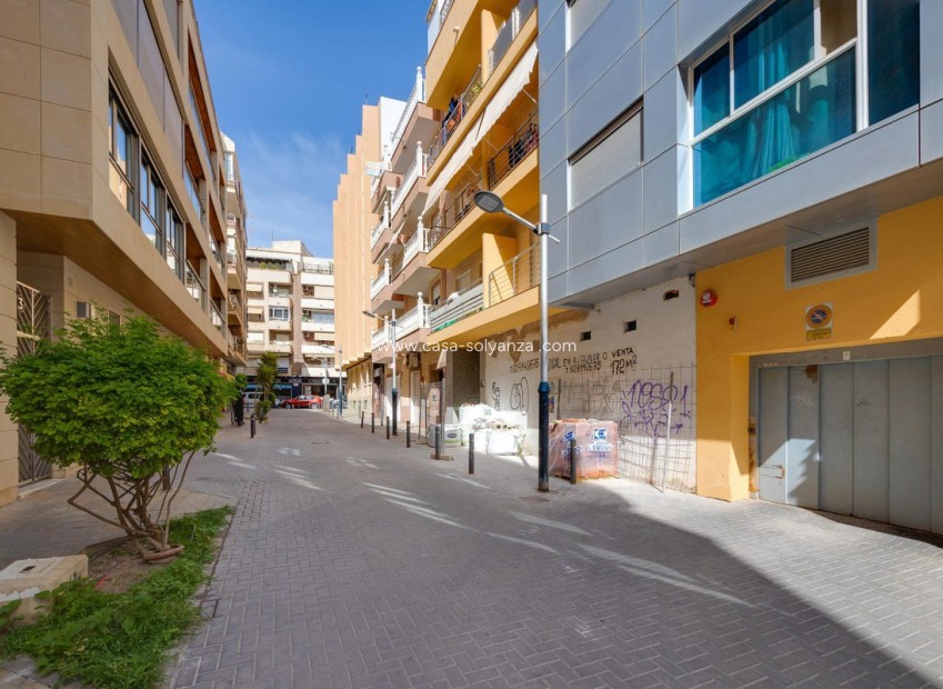 Resale - Apartment / flat - Torrevieja - Torrevieja Centro