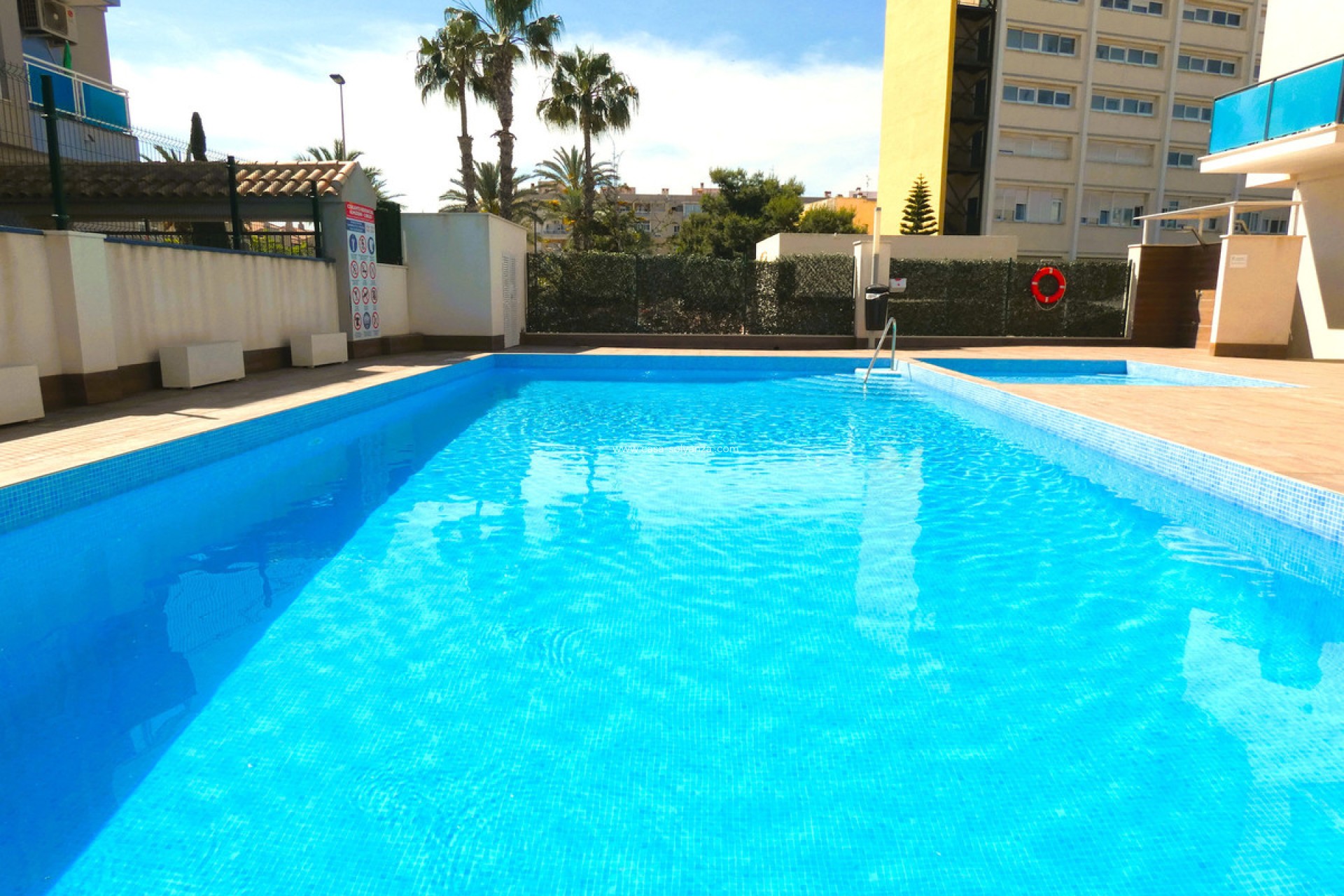 Resale - Apartment / flat - Torrevieja - Torrevieja Centro