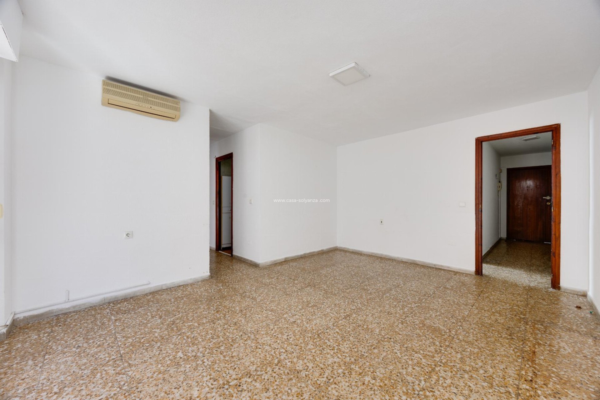 Resale - Apartment / flat - Torrevieja - Torrevieja Centro