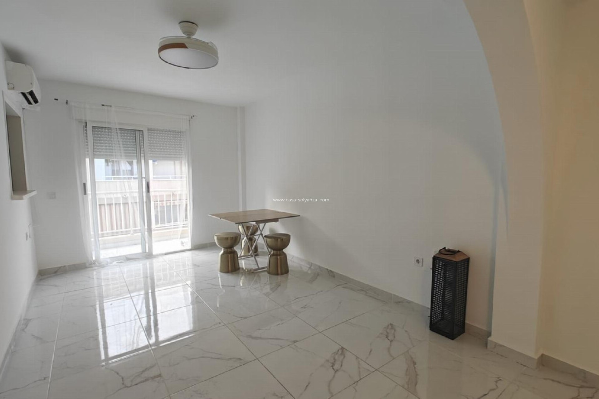 Resale - Apartment / flat - Torrevieja - Torrevieja Centro
