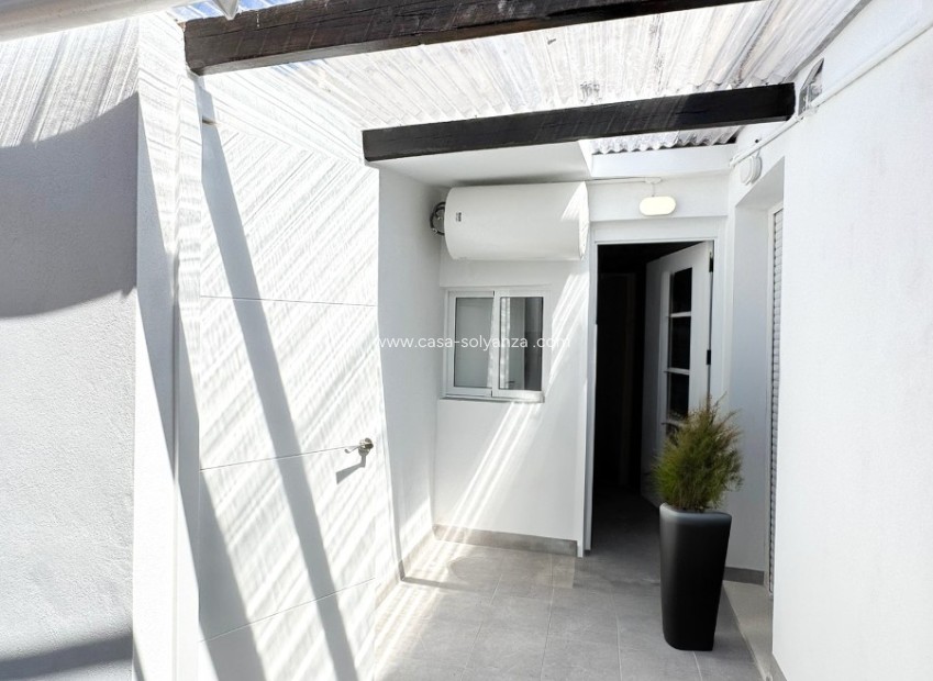 Resale - Apartment / flat - Torrevieja - Torrevieja Centro