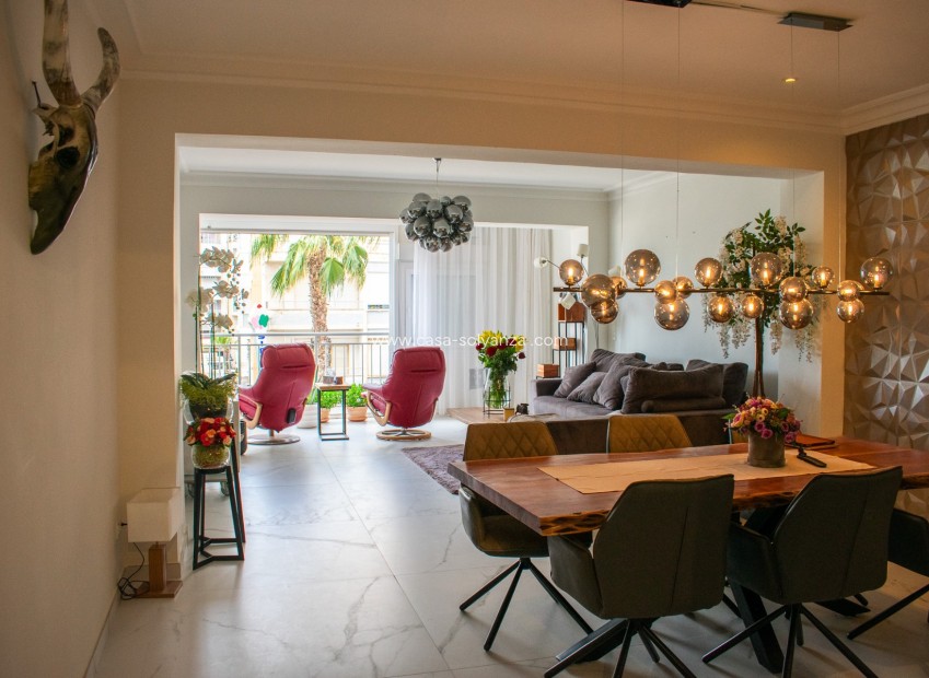 Resale - Apartment / flat - Torrevieja - Torrevieja Centro