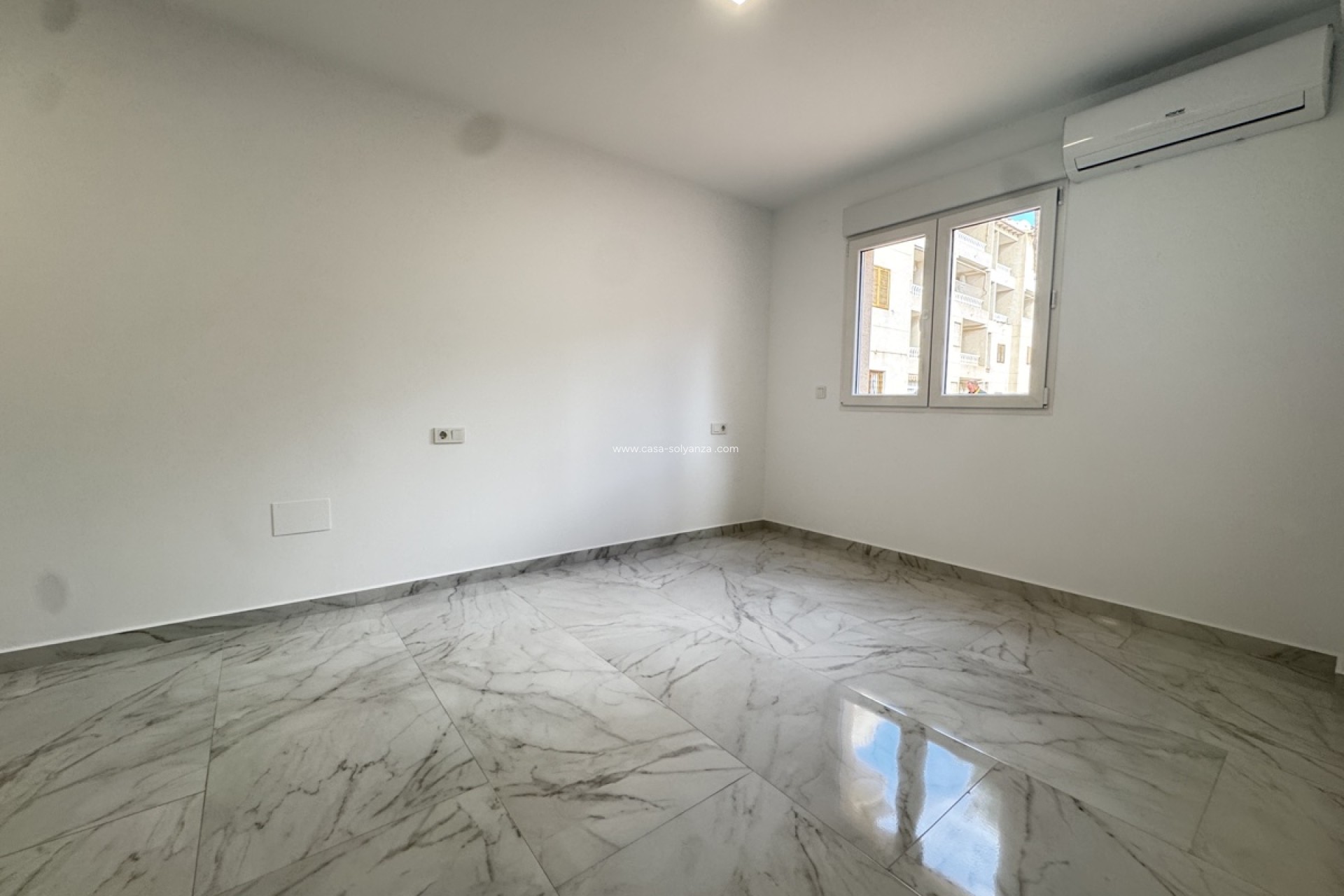 Resale - Apartment / flat - Torrevieja
