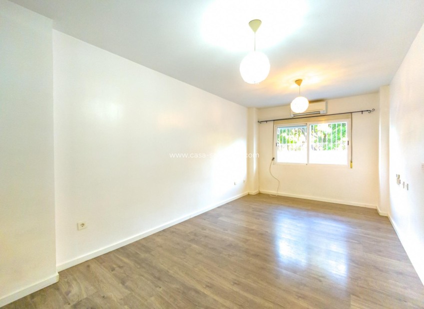 Resale - Apartment / flat - Torrevieja