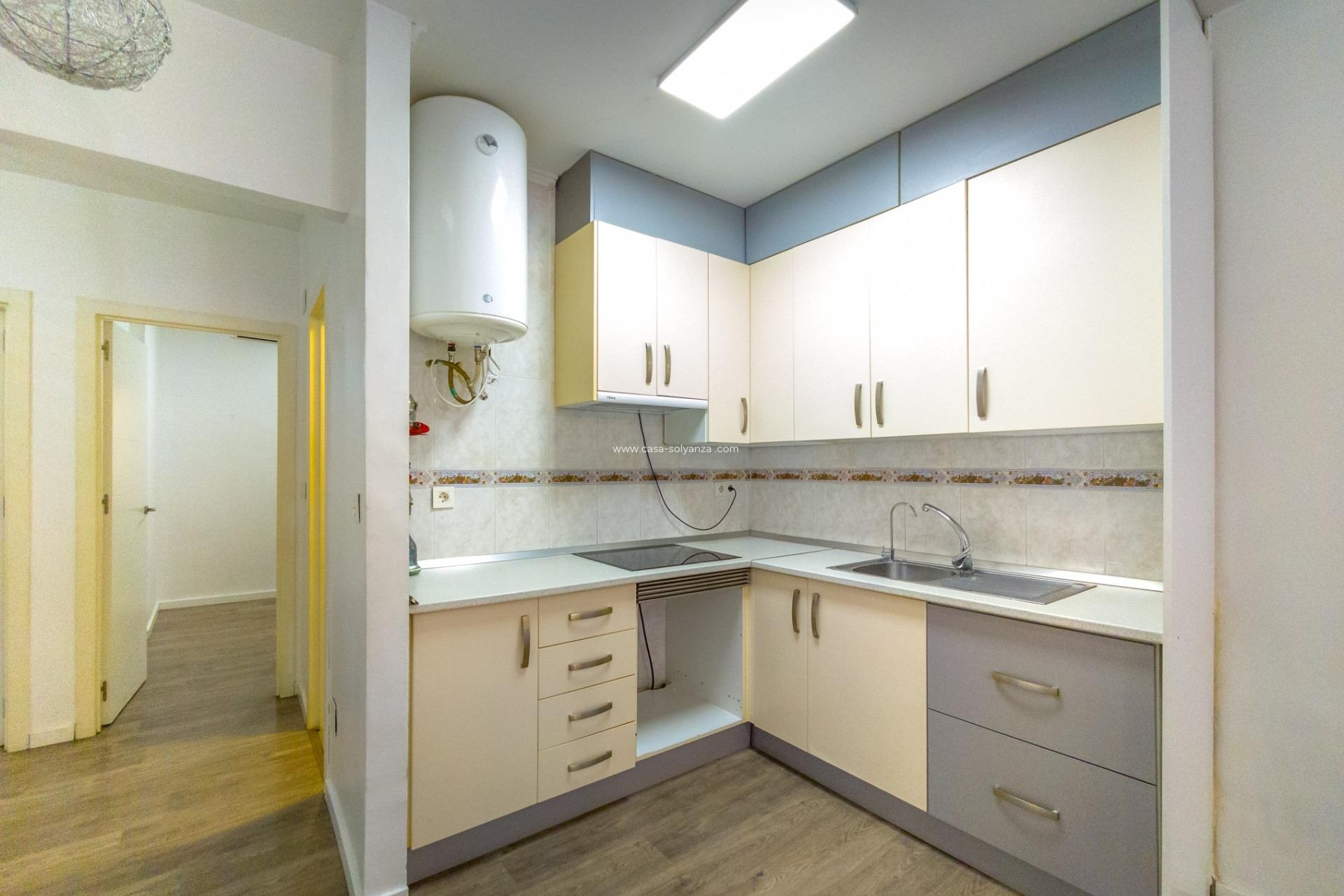 Resale - Apartment / flat - Torrevieja