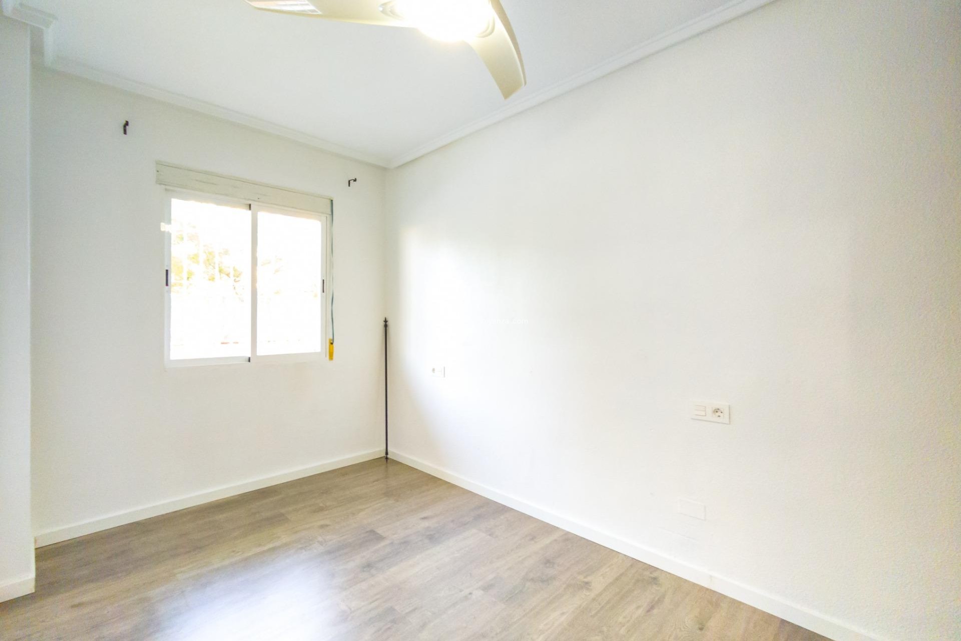 Resale - Apartment / flat - Torrevieja