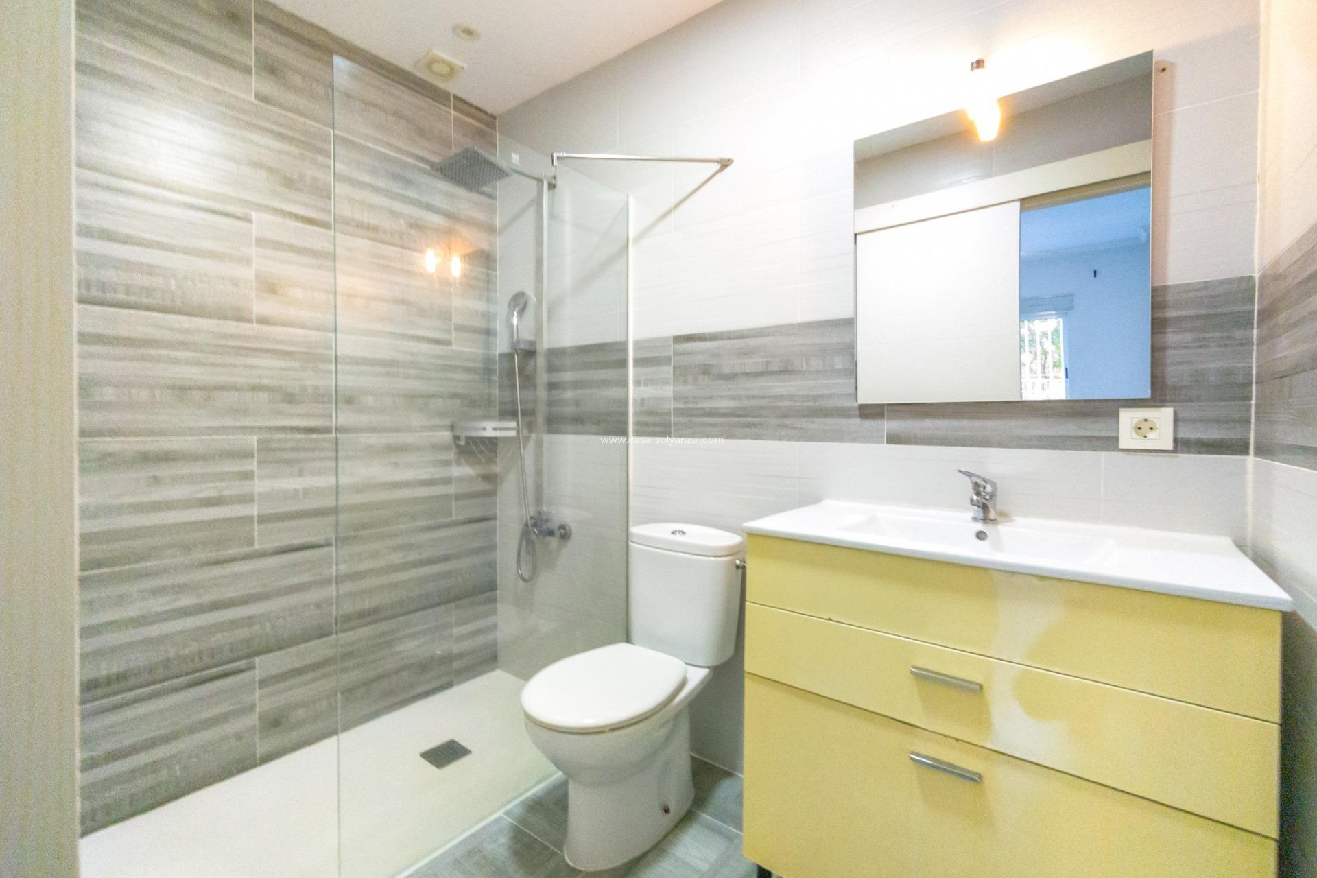 Resale - Apartment / flat - Torrevieja