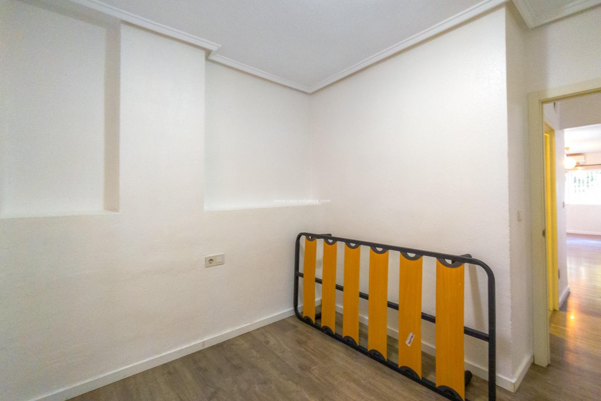 Resale - Apartment / flat - Torrevieja