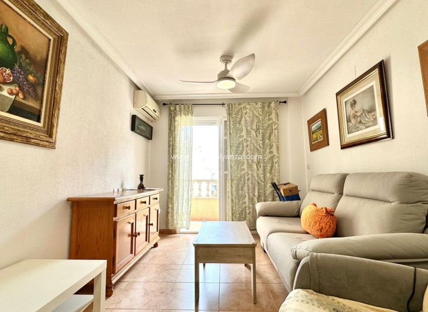 Resale - Apartment / flat - Torrevieja