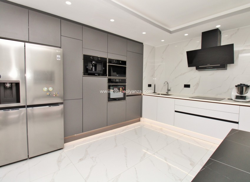 Resale - Apartment / flat - Torrevieja