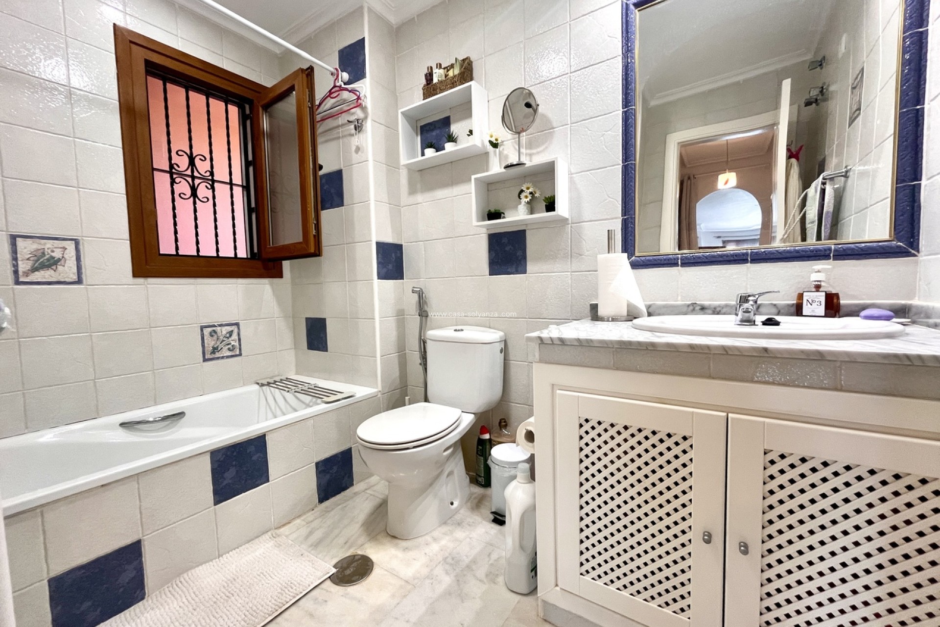 Resale - Apartment / flat - Villamartin - Costa Blanca