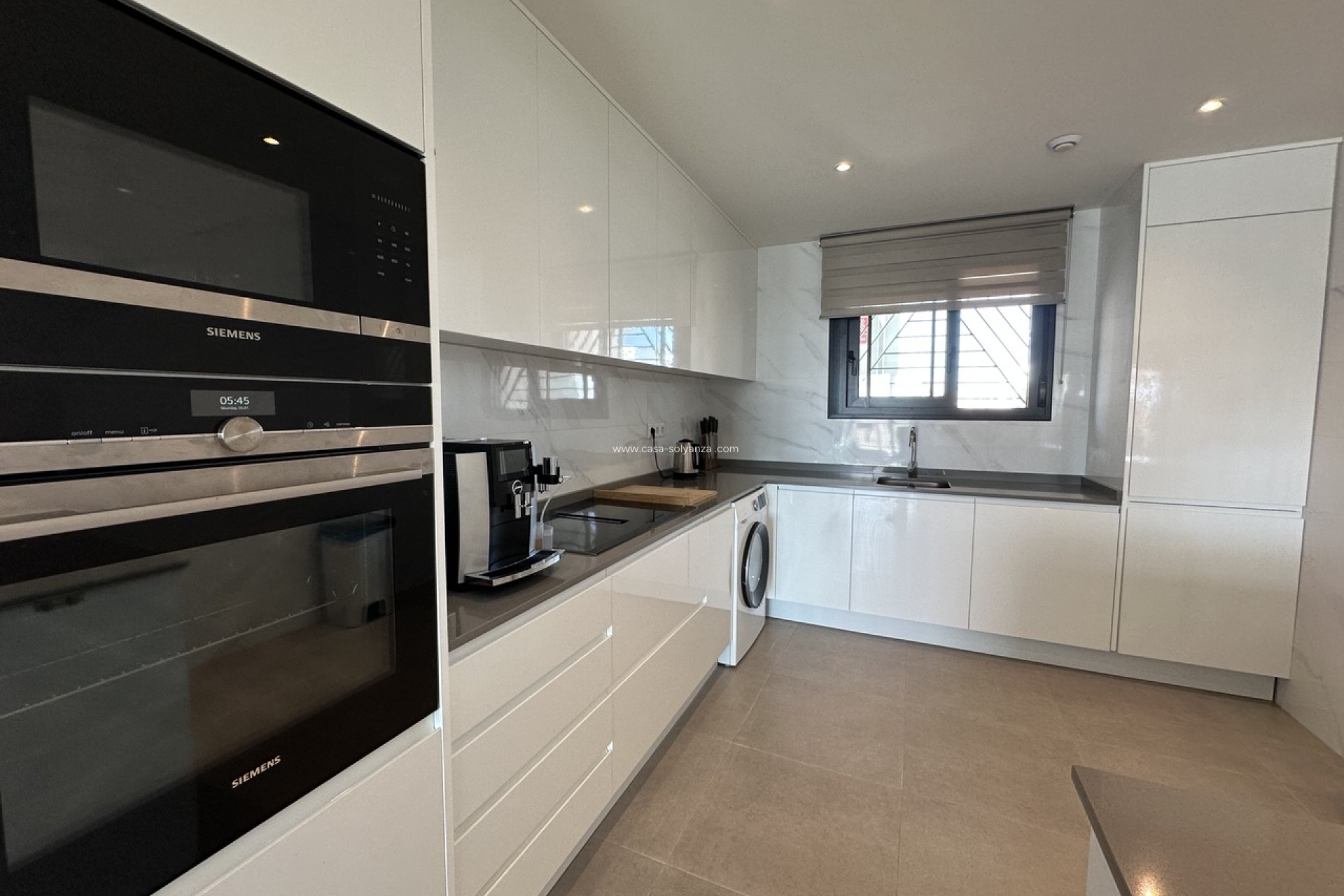 Resale - Apartment / flat - Villamartin - Costa Blanca