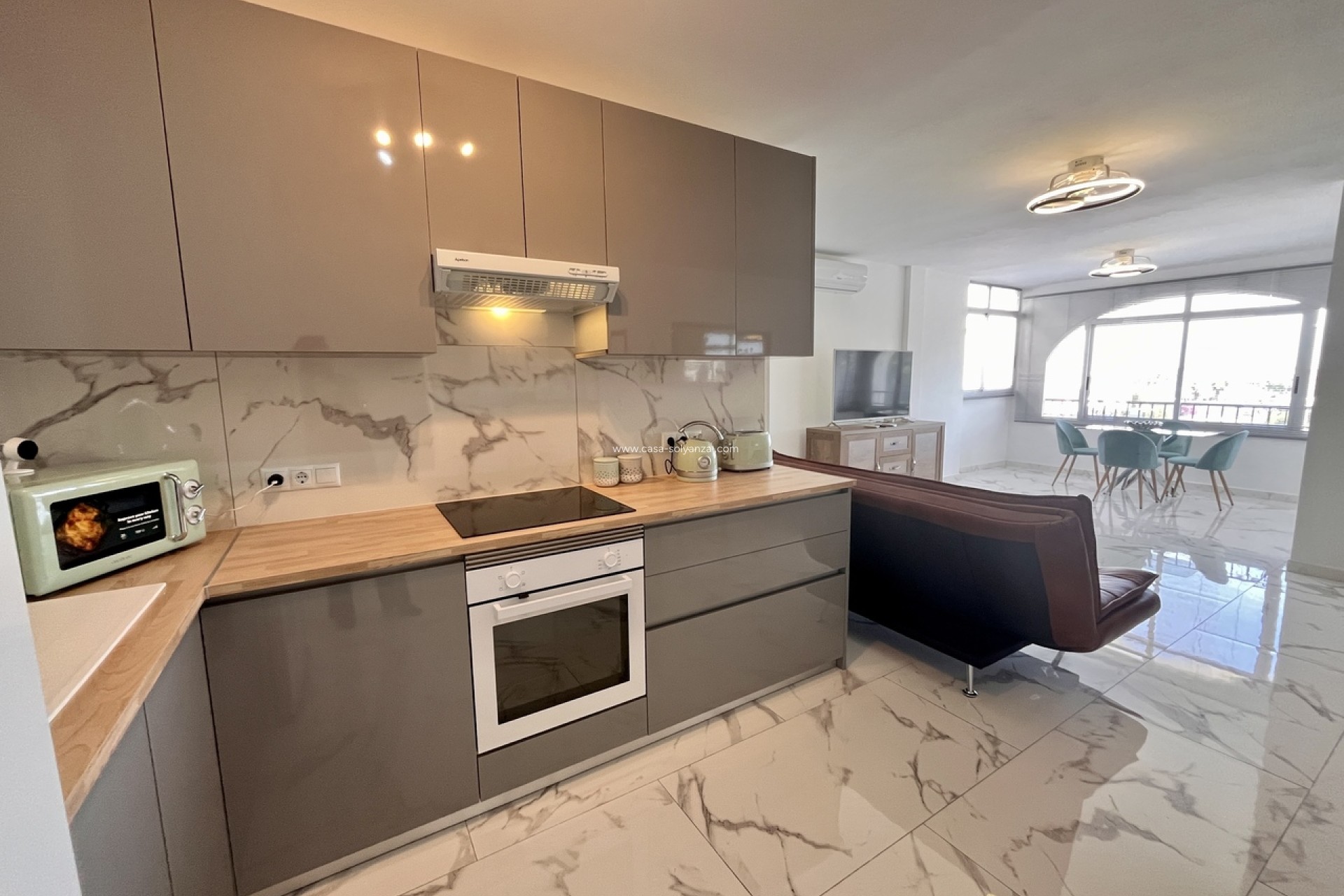 Resale - Apartment / flat - Villamartin - Costa Blanca