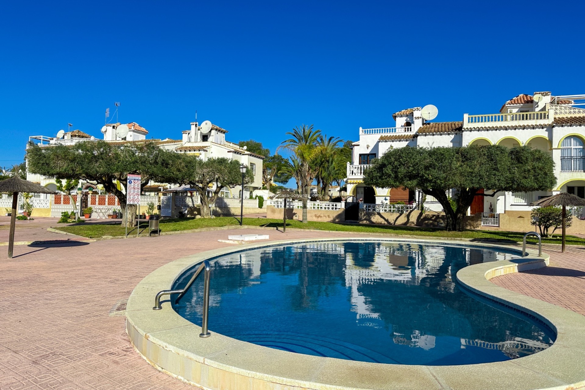 Resale - Apartment / flat - Villamartin - Costa Blanca