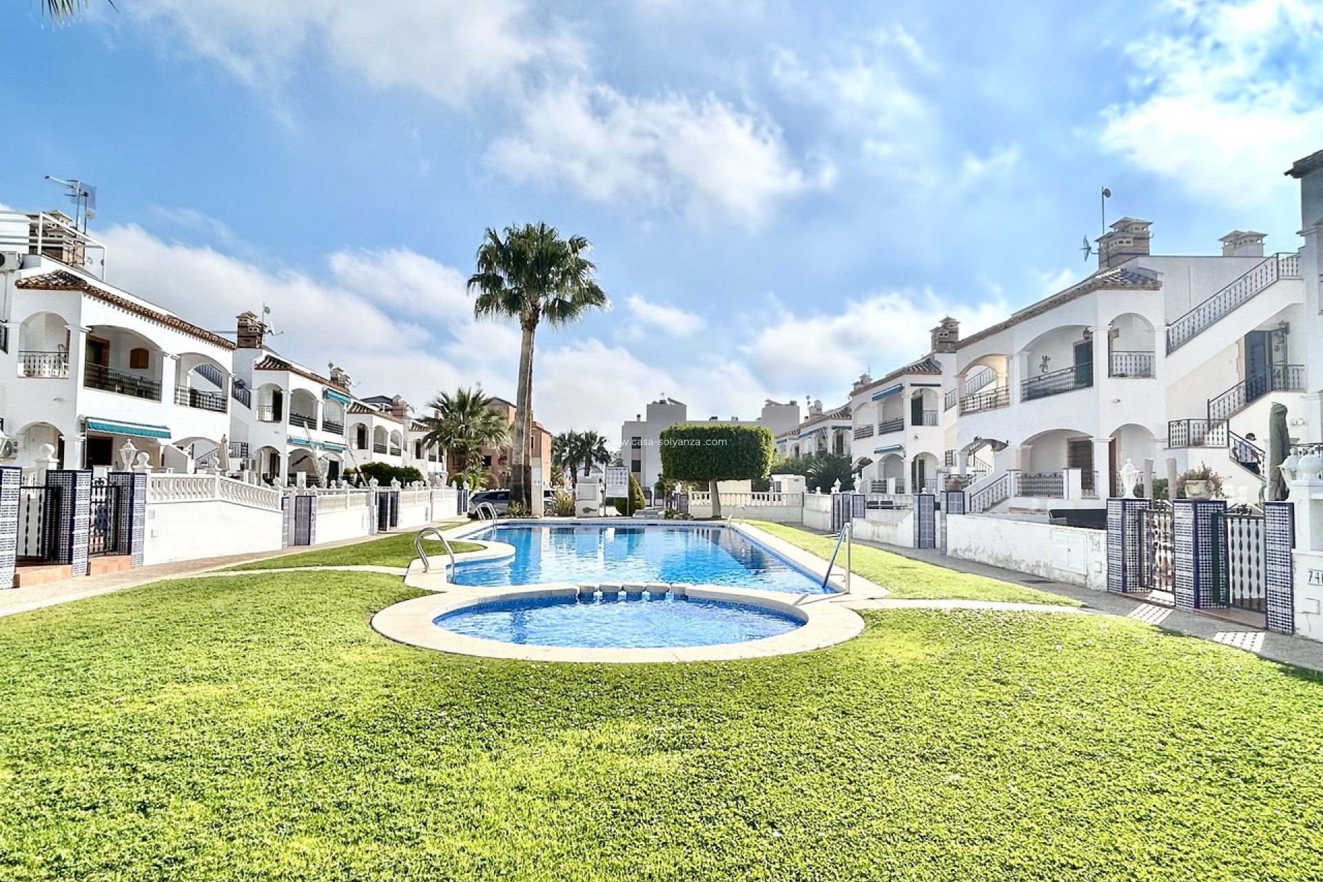 Resale - Apartment / flat - Villamartin - Costa Blanca