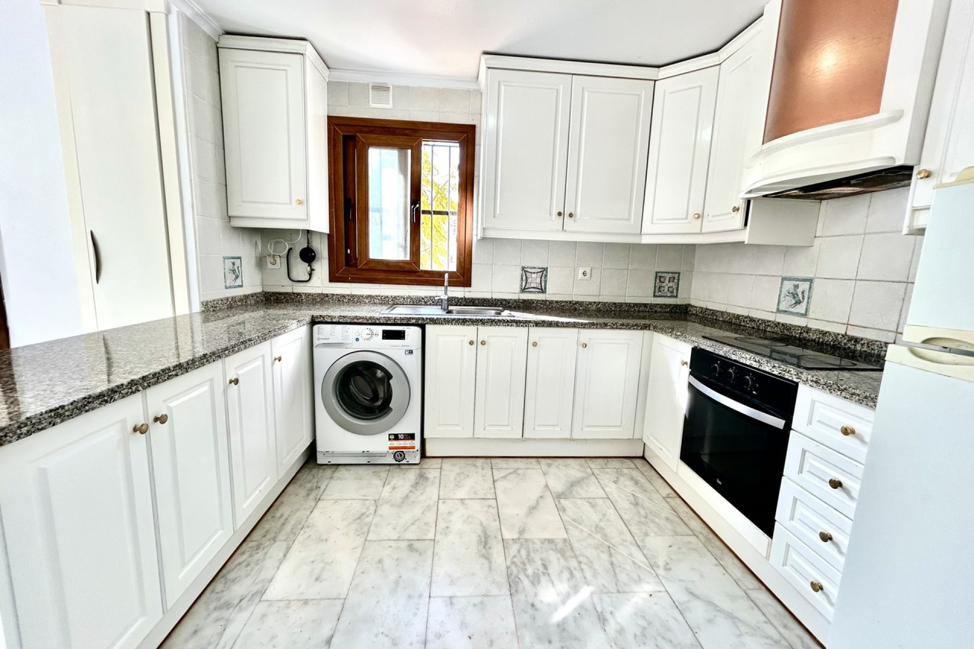 Resale - Apartment / flat - Villamartin - Costa Blanca