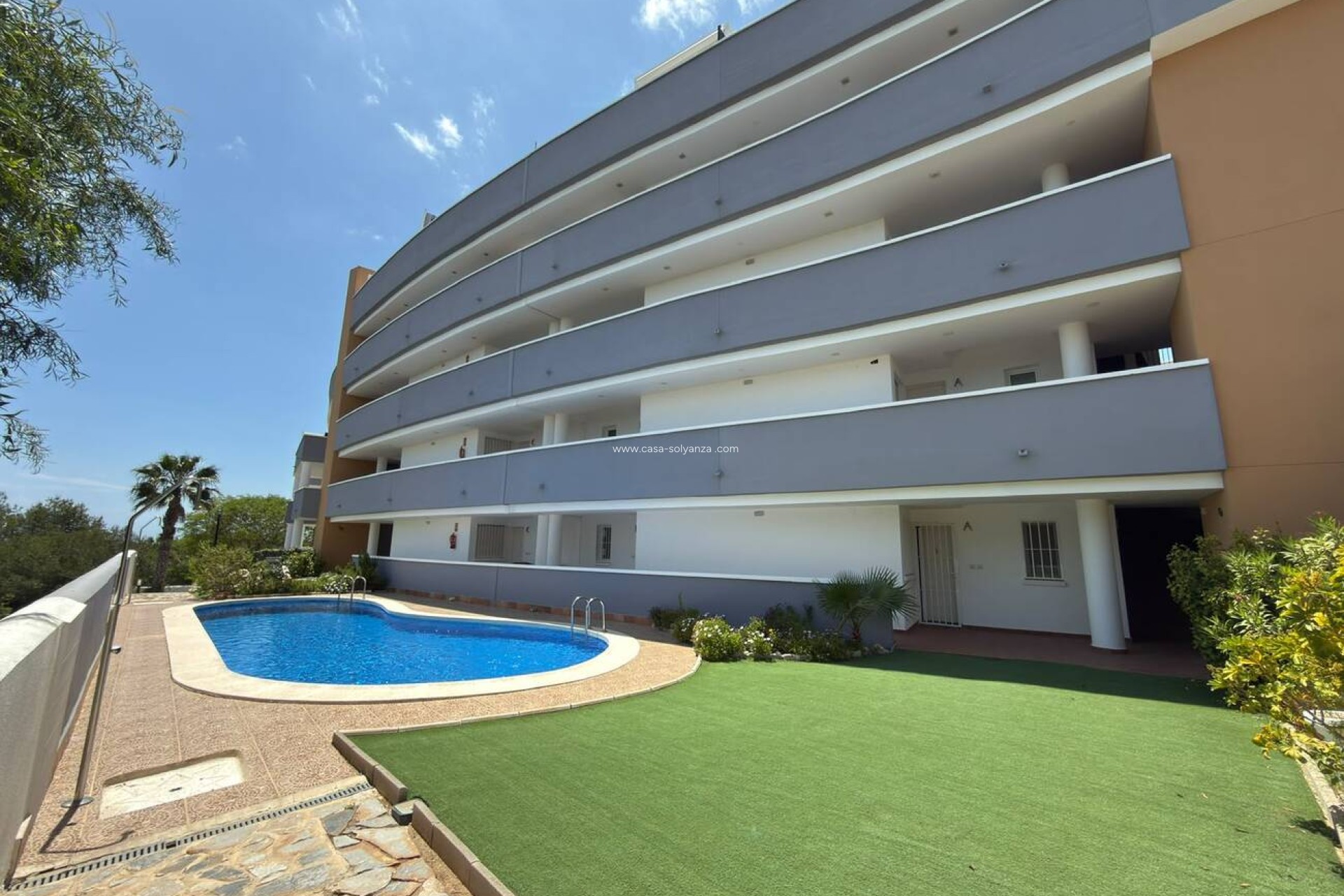 Resale - Apartment / flat - Villamartin - Costa Blanca