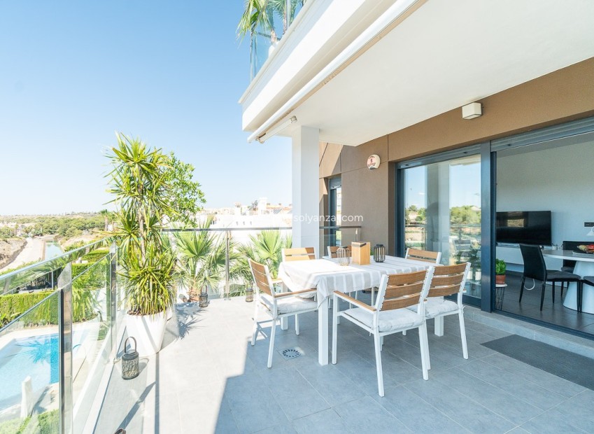 Resale - Apartment / flat - Villamartin - Costa Blanca