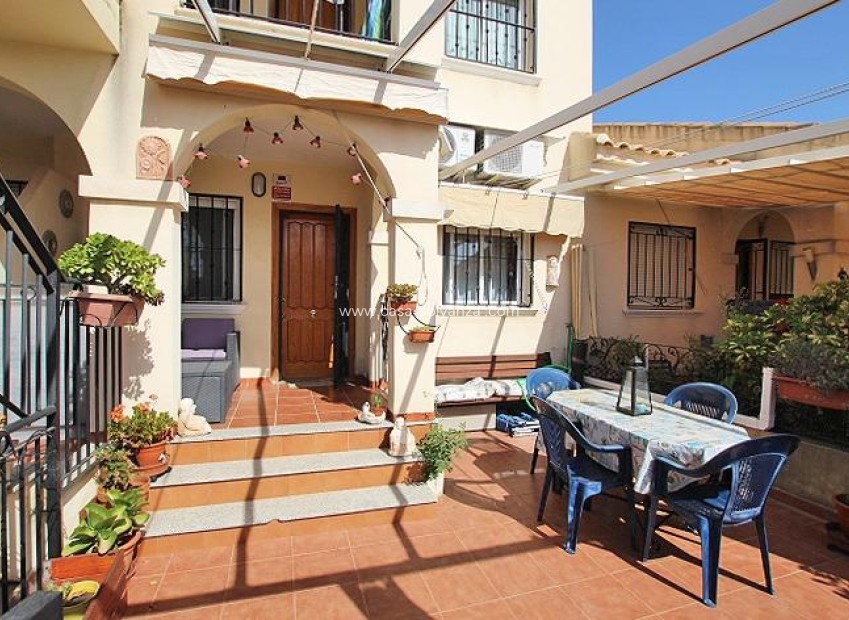 Resale - Bungalow - Guardamar del Segura - 03140