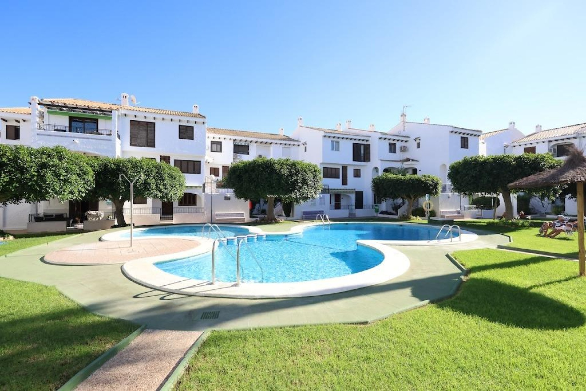 Resale - Bungalow - Orihuela Costa - La Zenia