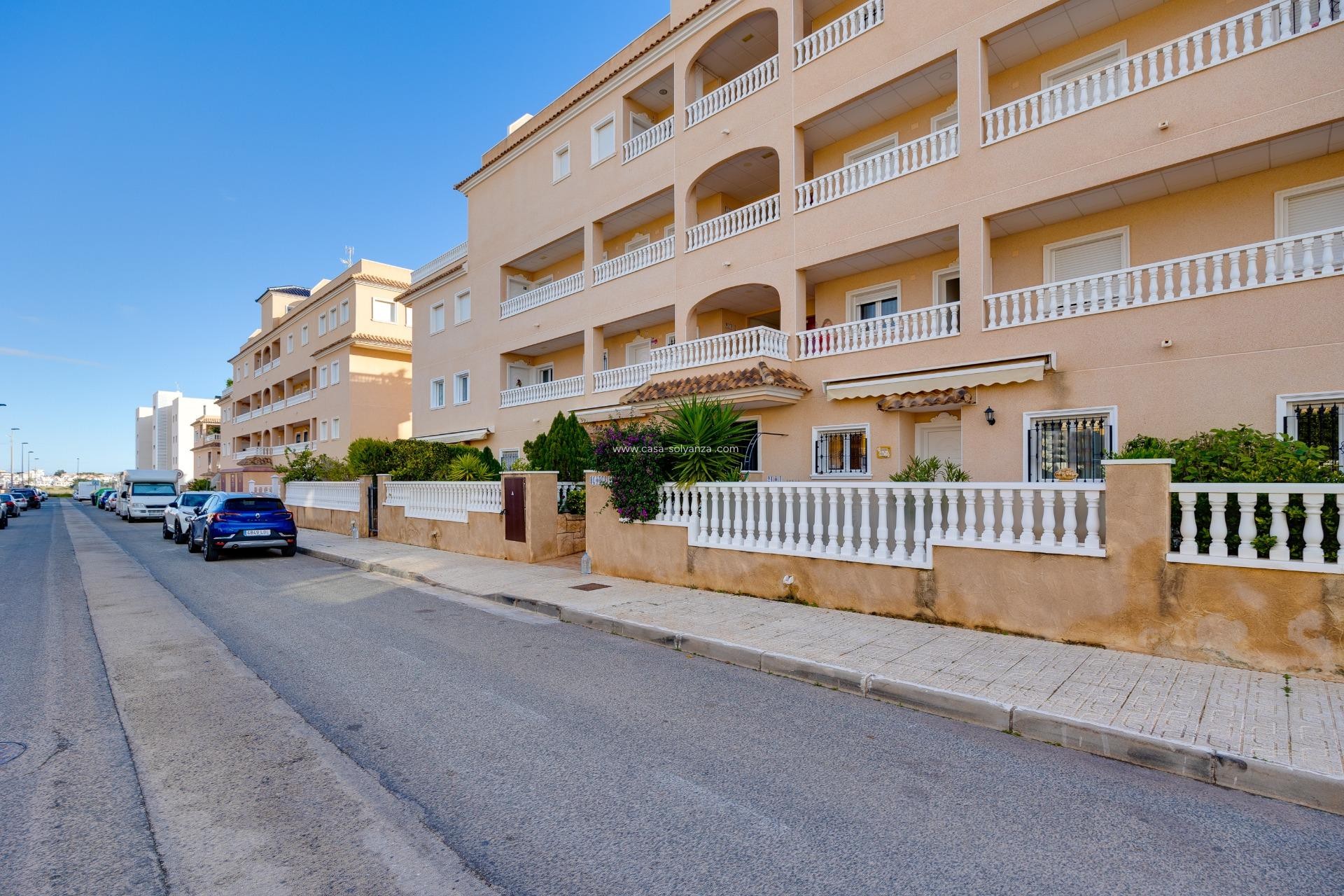 Resale - Bungalow - Orihuela Costa - Los Dolses