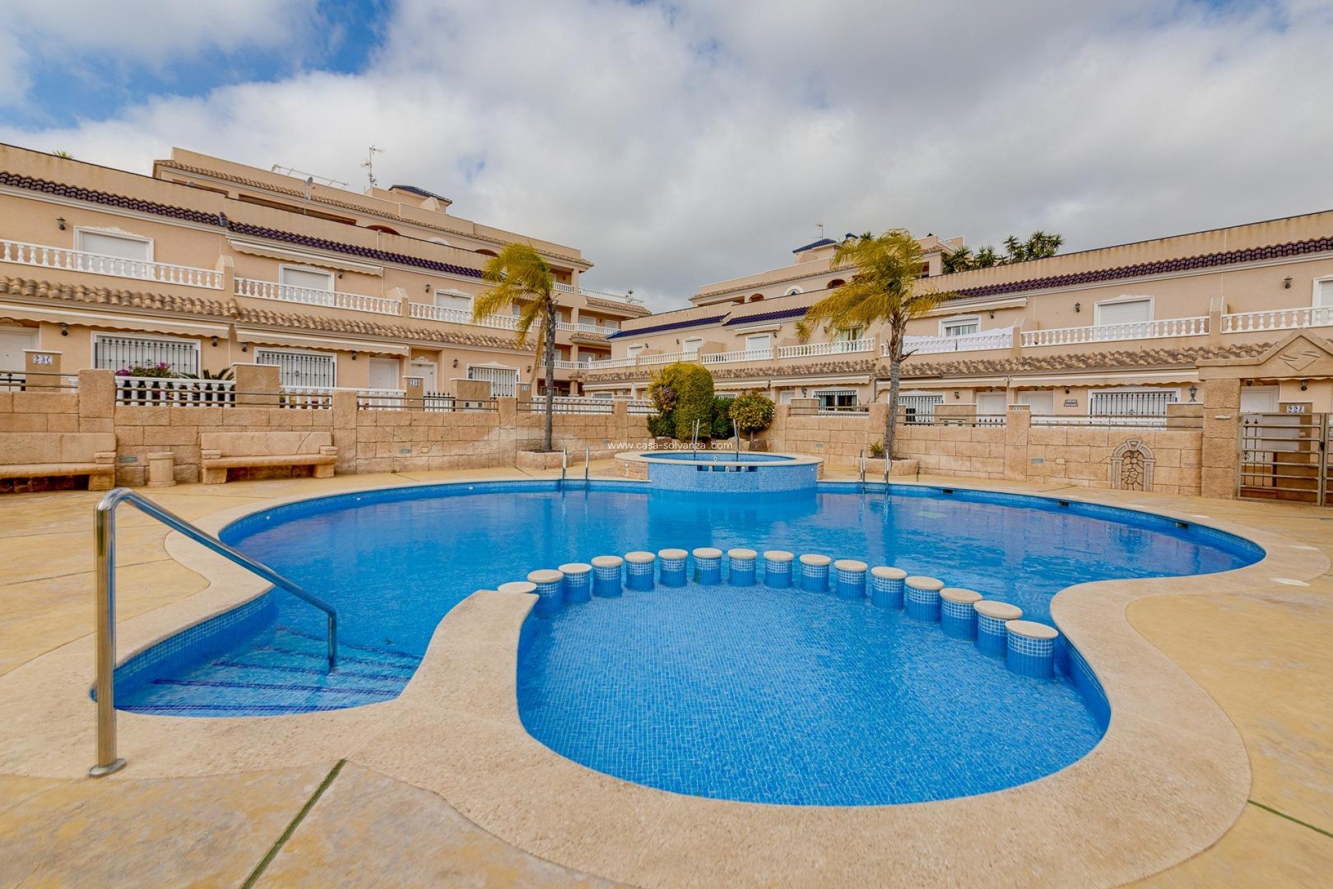Resale - Bungalow - Orihuela Costa - Los Dolses