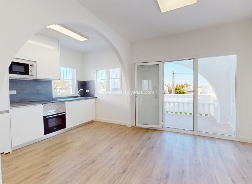 Resale - Bungalow - Orihuela Costa - Villamartin