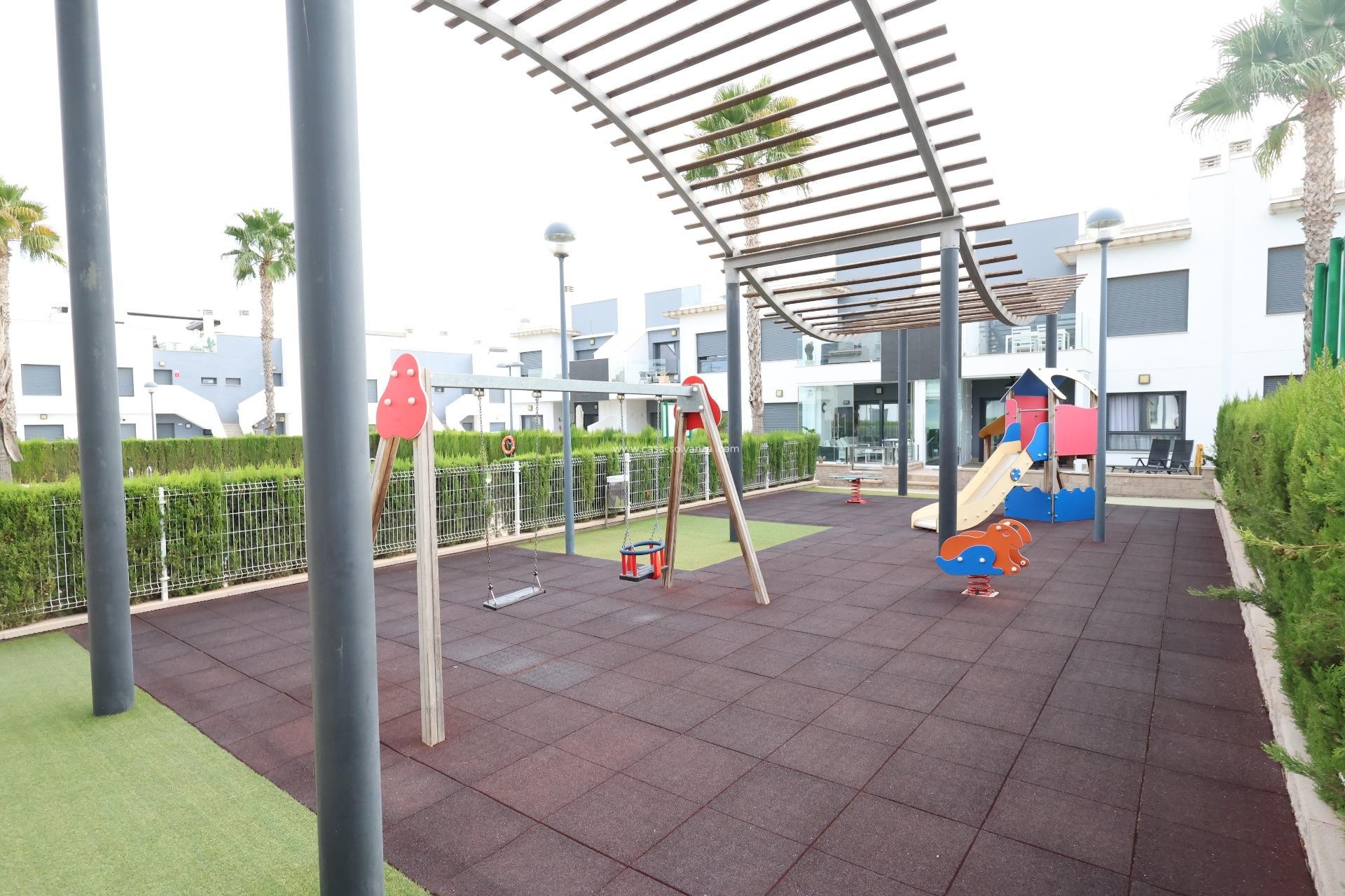 Resale - Bungalow - Pilar de la Horadada - Costa Blanca