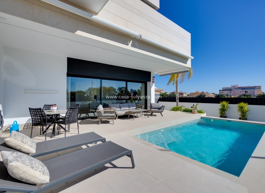 Resale - Bungalow - Pilar de la Horadada - Costa Blanca