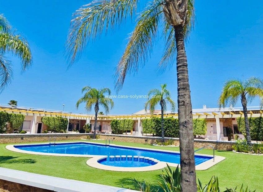Resale - Bungalow - Pilar de la Horadada - Mil Palmeras