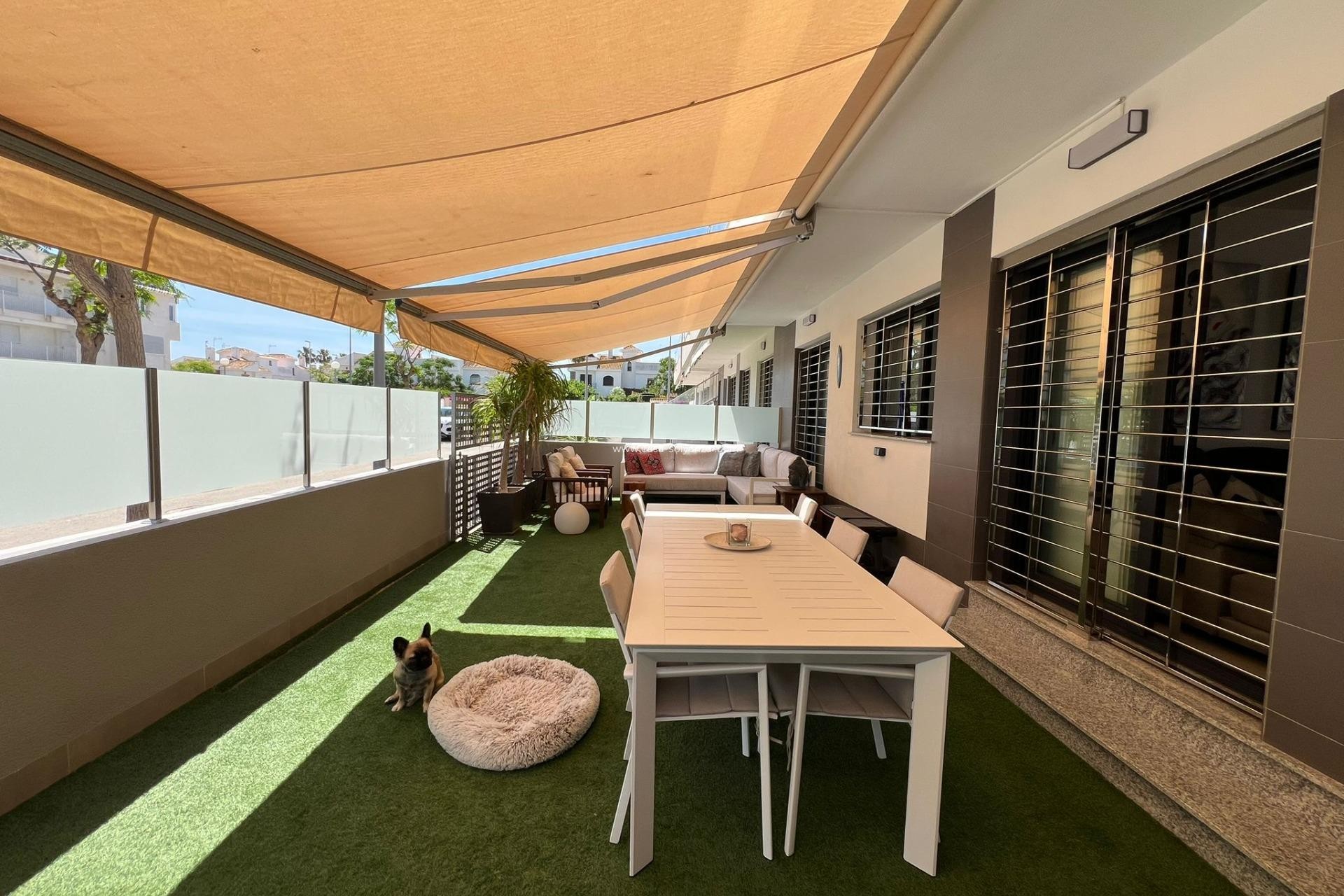 Resale - Bungalow - Pilar de la Horadada - Pueblo Latino