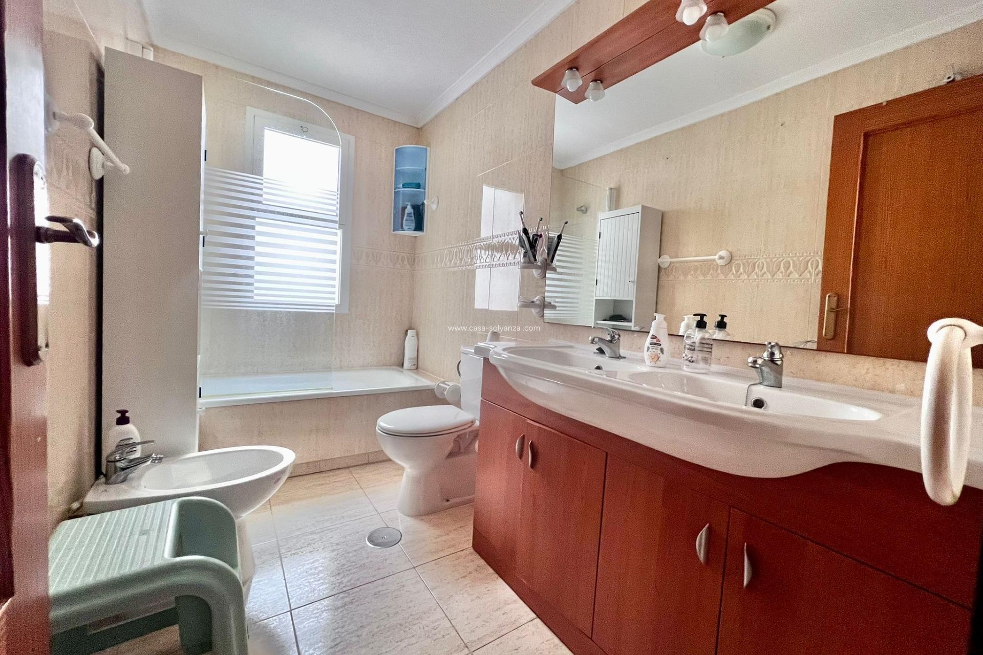 Resale - Bungalow - Pilar de la Horadada - RioMar