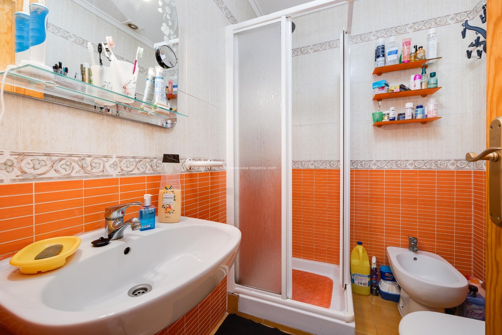 Resale - Bungalow - Torrevieja - Aguas nuevas