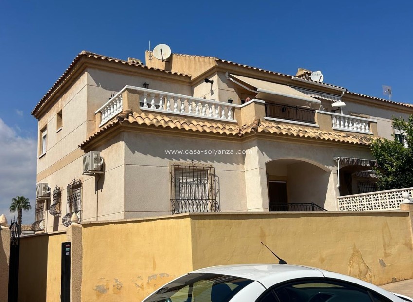 Resale - Bungalow - Torrevieja - Aguas nuevas
