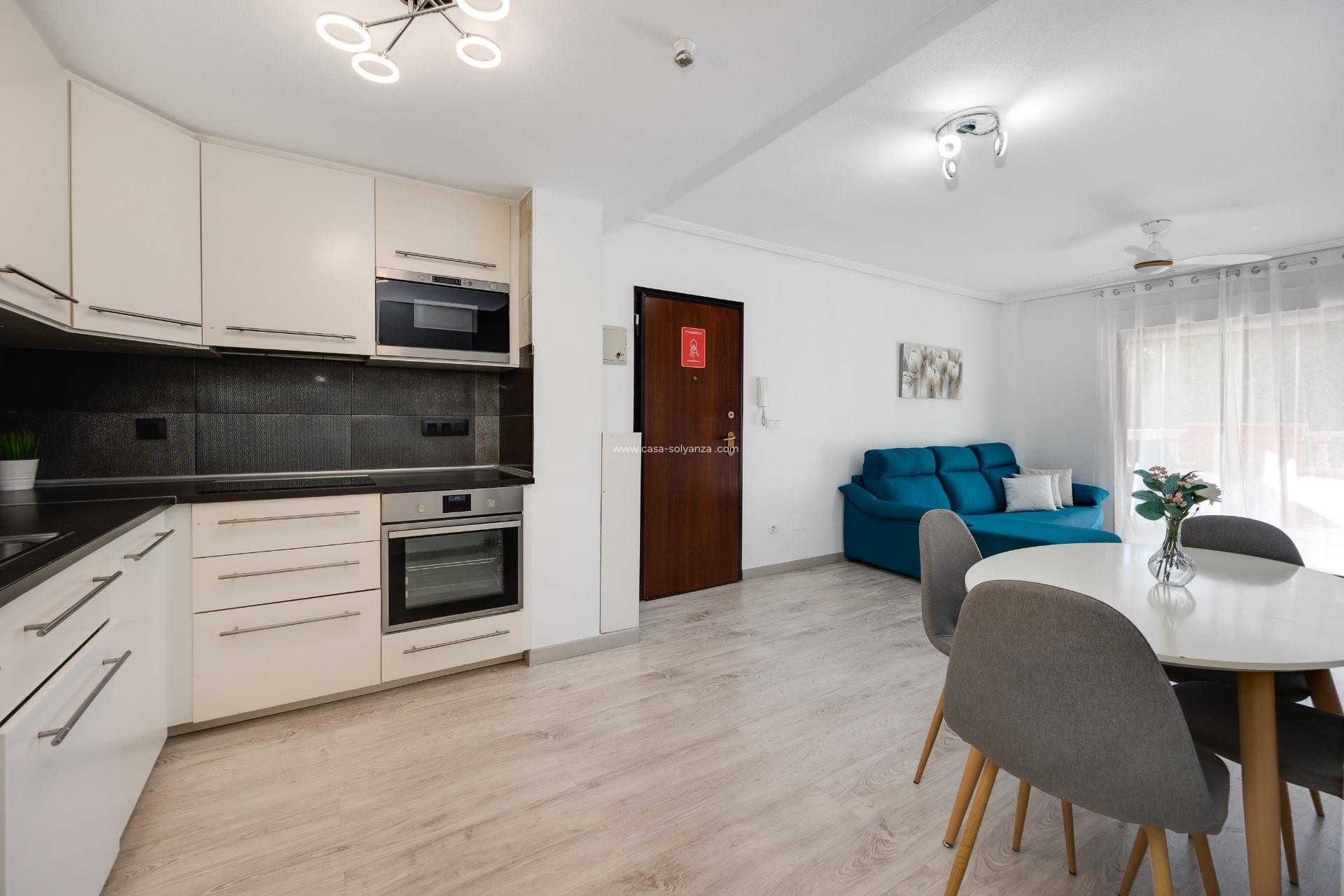 Resale - Bungalow - Torrevieja - Aguas nuevas