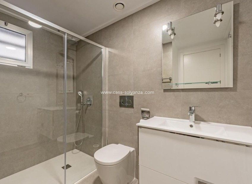 Resale - Bungalow - Torrevieja - Auguas Neuvas