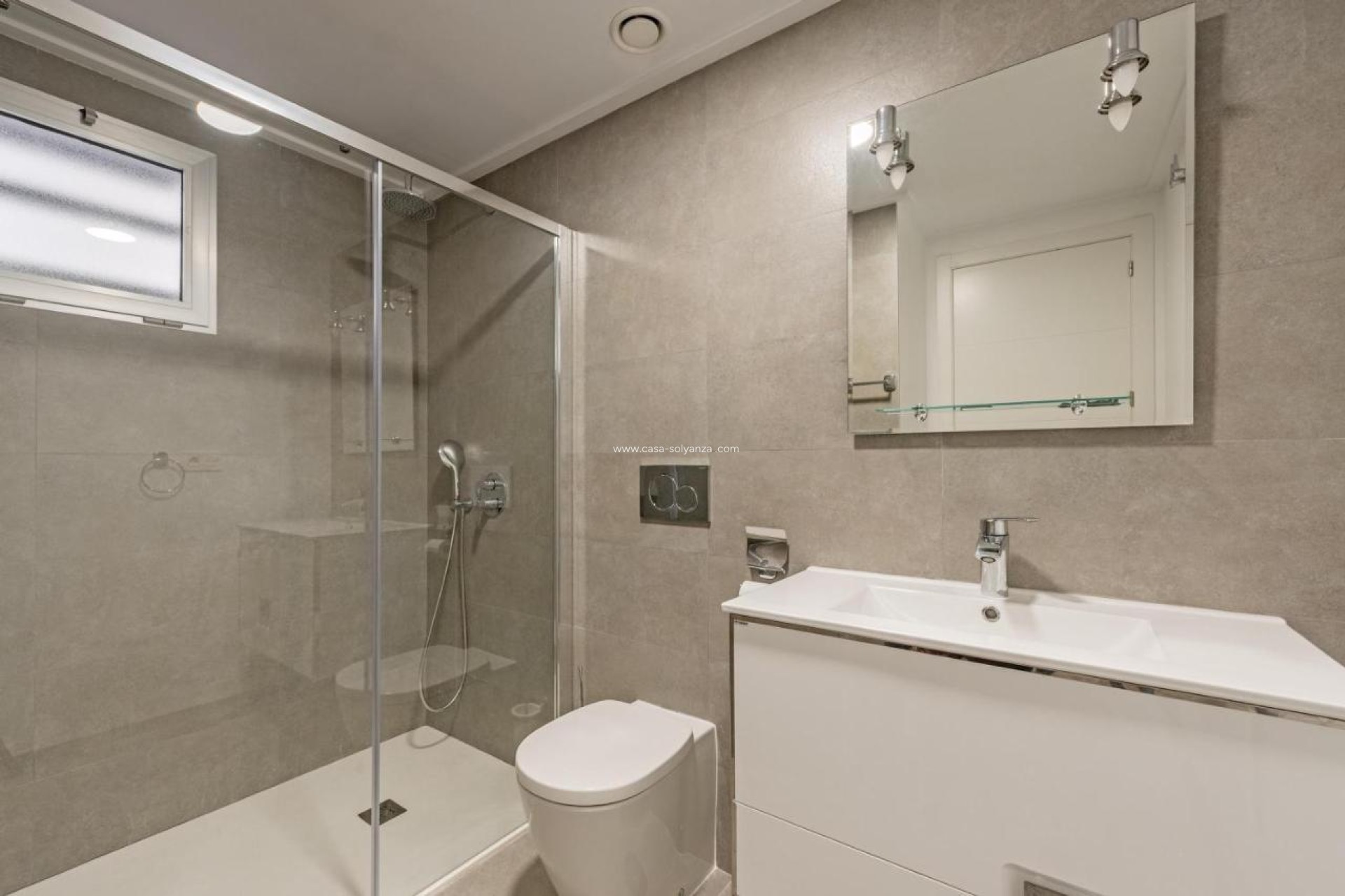Resale - Bungalow - Torrevieja - Auguas Neuvas