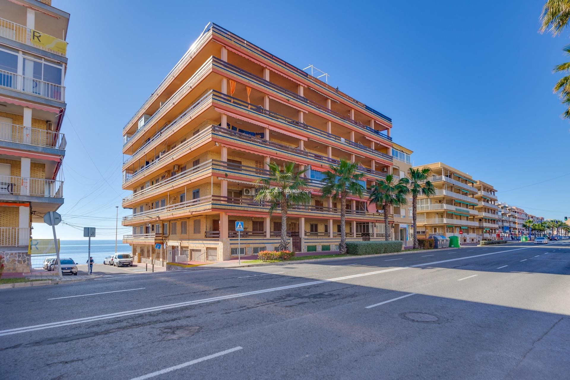 Resale - Bungalow - Torrevieja - Playa De Los Naufragos