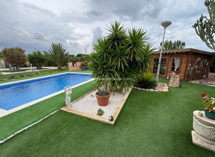 Resale - Chalet / Villa - La Marina