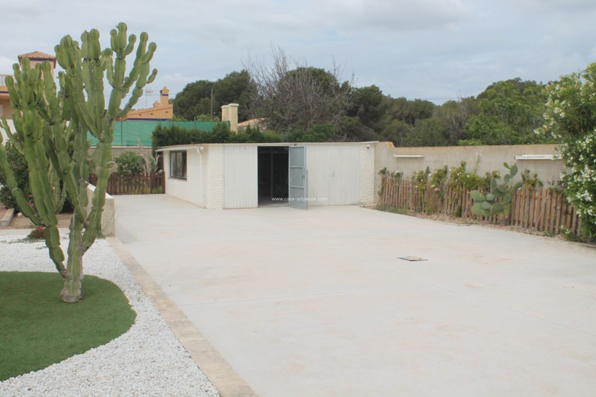 Resale - Chalet / Villa - La Marina