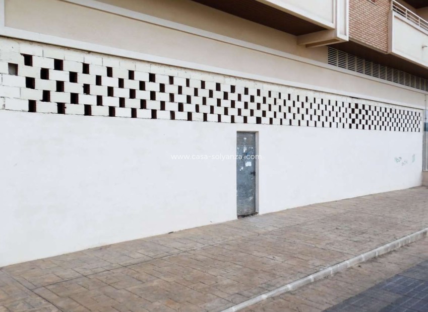 Resale - Commercial - Alfas del Pí - Costa Blanca