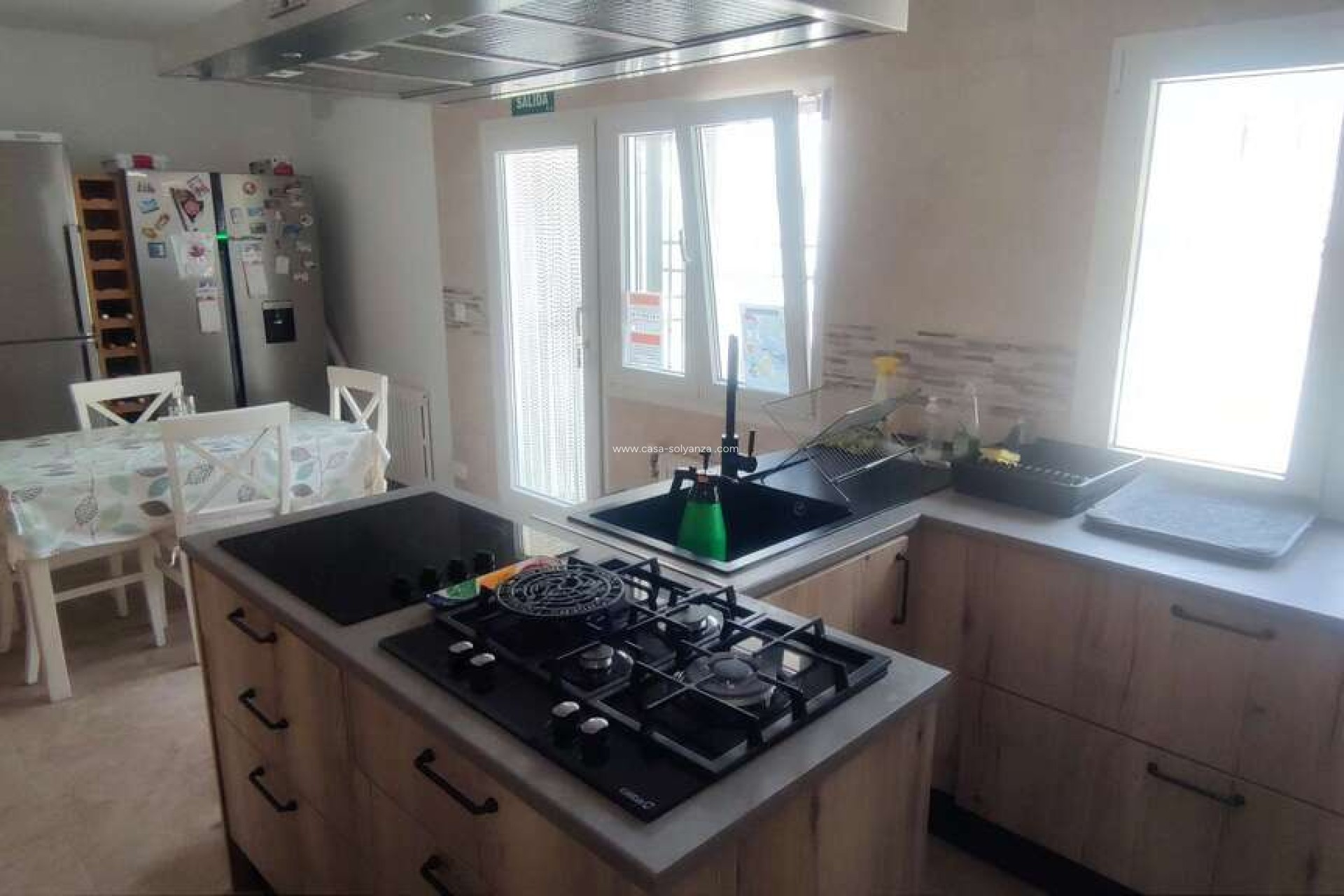 Resale - Commercial - Ayora