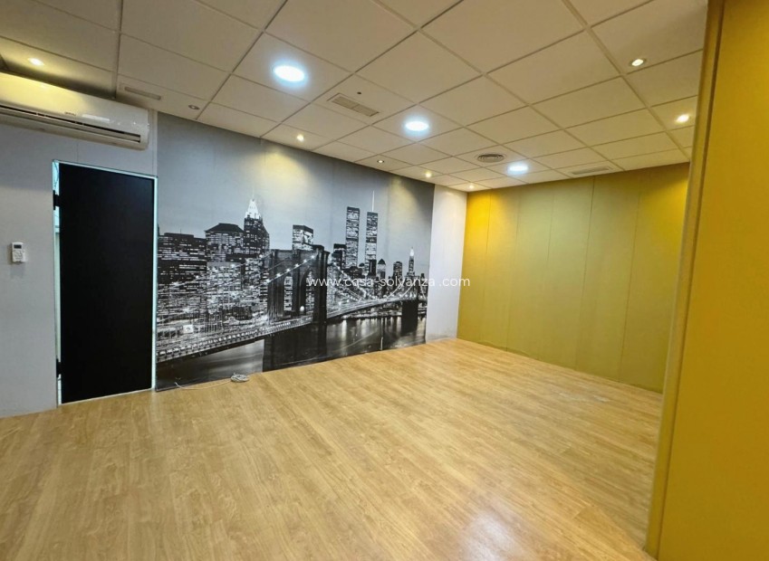 Resale - Commercial - Guardamar del Segura - Centro
