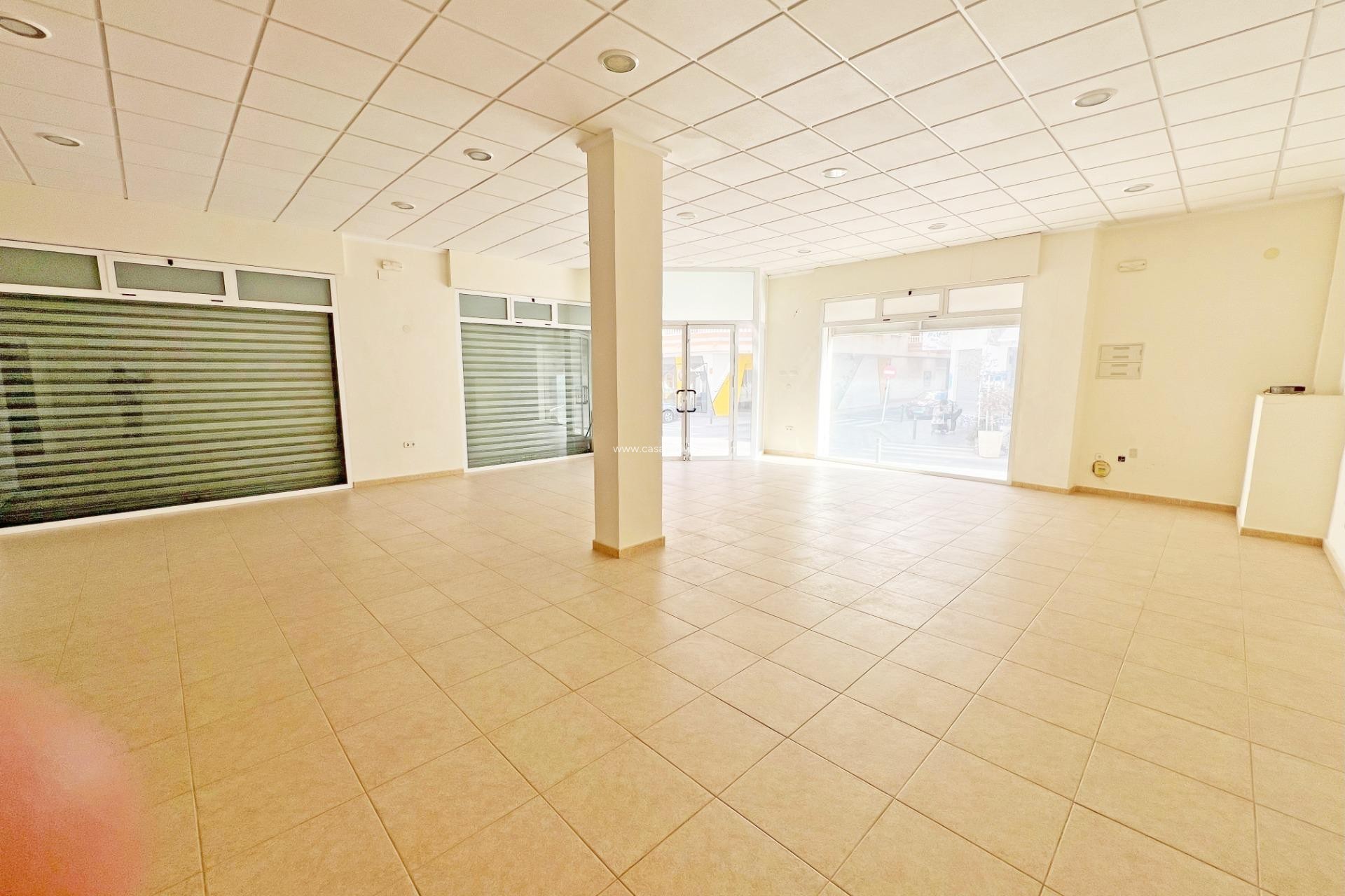 Resale - Commercial - Guardamar del Segura - Pueblo