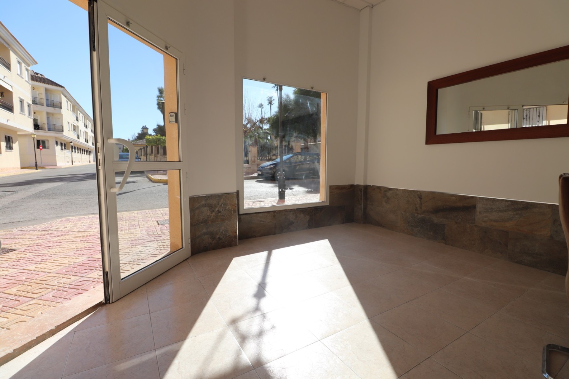 Resale - Commercial - Jacarilla