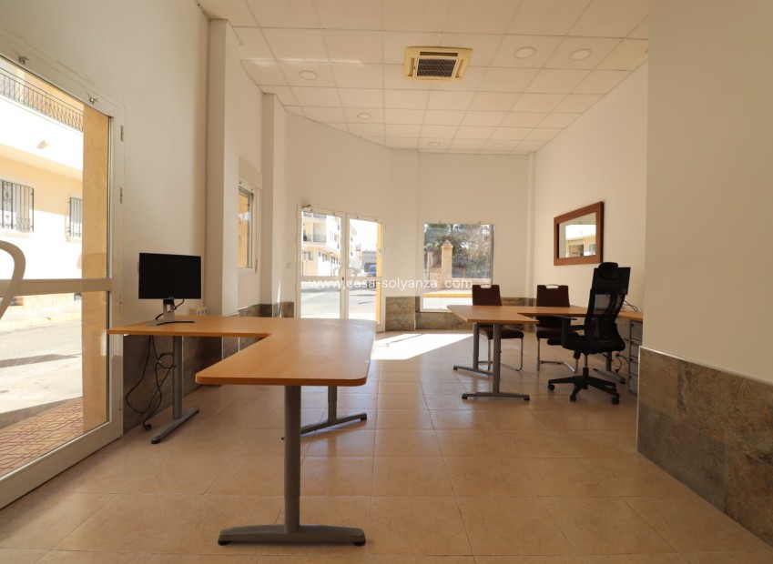 Resale - Commercial - Jacarilla