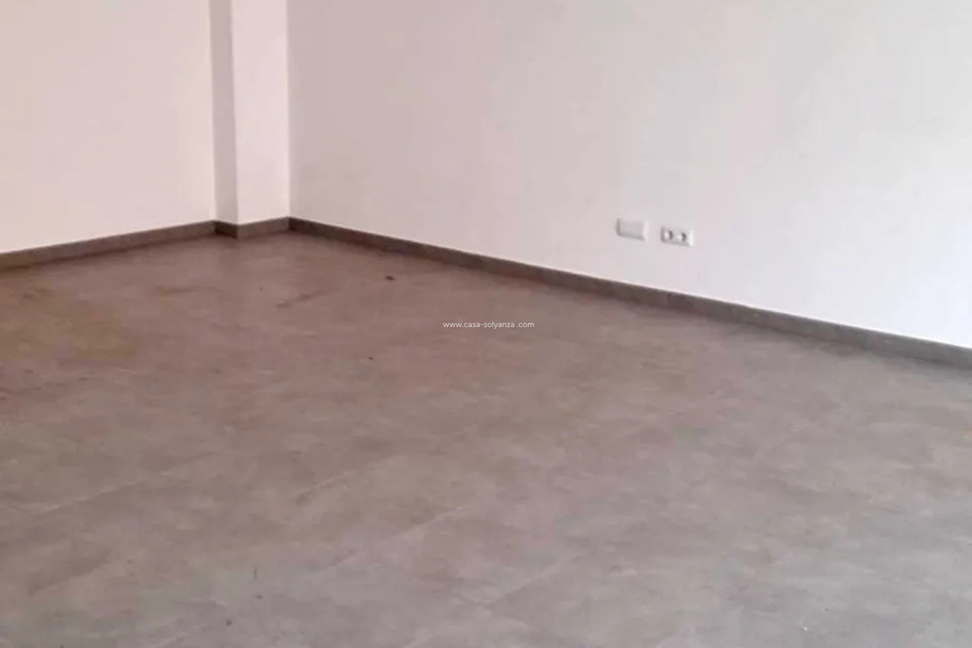 Resale - Commercial - Jalón - Inland